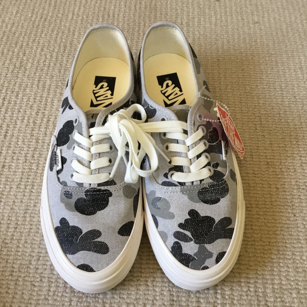 Vans Low Top Sneakers in Gray and Black Cloud Camo